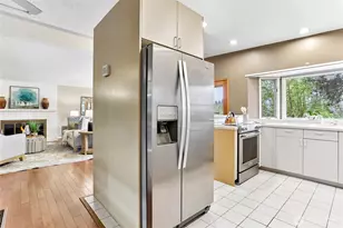12226 SE 25th St, Bellevue, WA 98005 - Photo 11