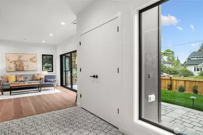 13022 Corliss Avenue N, Seattle, WA 98133 - Photo 5