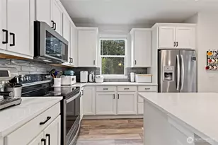 13420 Manor Way, Lynnwood, WA 98087 - Photo 3