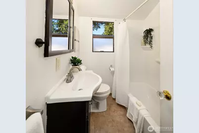 10208 23rd Avenue NE, Seattle, WA 98125 - Photo 15