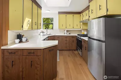 10208 23rd Avenue NE, Seattle, WA 98125 - Photo 7