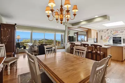 911 12th Avenue N, Edmonds, WA 98020 - Photo 11