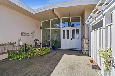 911 12th Avenue N, Edmonds, WA 98020 - Photo 3