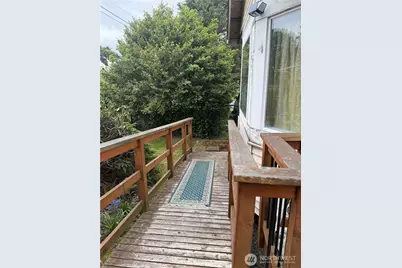 821 108th Street S, Tacoma, WA 98444 - Photo 7