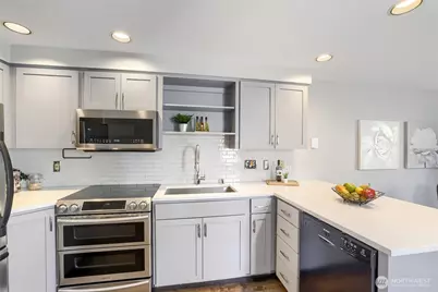 806 NW 52nd Street, Seattle, WA 98107 - Photo 9