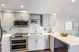 806 NW 52nd St, Seattle, WA 98107 - Photo 9