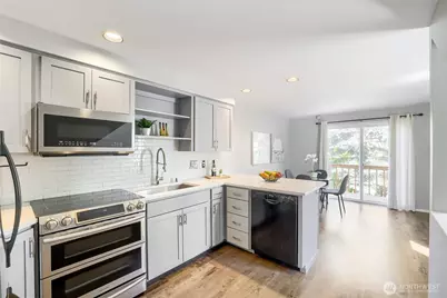 806 NW 52nd Street, Seattle, WA 98107 - Photo 9
