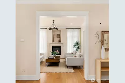 1145 33rd Avenue E, Seattle, WA 98112 - Photo 9