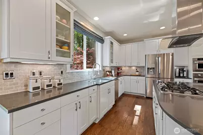 23331 SE 4th Place, Sammamish, WA 98074 - Photo 9