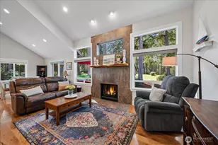 10804 Pioneer Dr, Anderson Island, WA 98303 - Photo 11