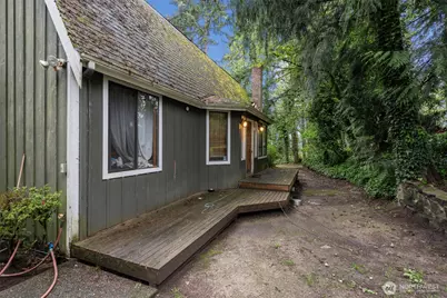 611 208th Avenue SE, Sammamish, WA 98074 - Photo 9