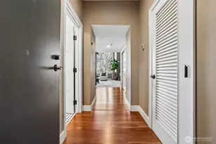 201 Galer St, Seattle, WA 98109 - Photo 17