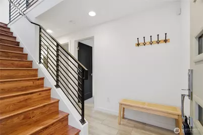 4106 Linden Avenue N #B, Seattle, WA 98103 - Photo 21
