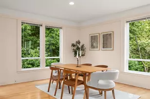 1025 NE 130th St, Seattle, WA 98125 - Photo 11