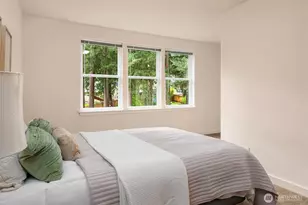 1025 NE 130th St, Seattle, WA 98125 - Photo 25