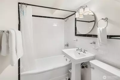 1105 Spring Street #1112, Seattle, WA 98104 - Photo 15