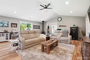 200 Red Hawk Dr, Castle Rock, WA 98611 - Photo 9