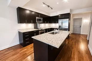 699 John St, Seattle, WA 98109 - Photo 7