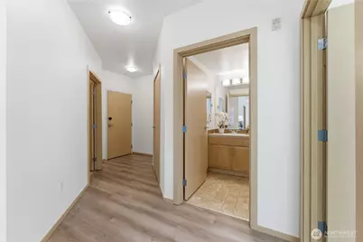 3333 Wallingford Avenue N #203, Seattle, WA 98103 - Photo 27