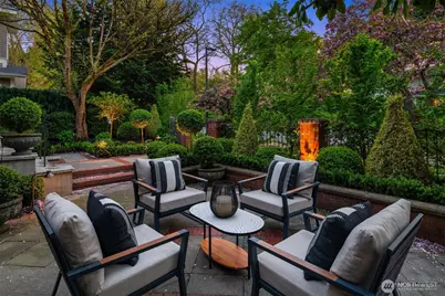 1206 37th Avenue E, Seattle, WA 98112 - Photo 3