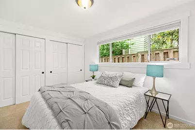 10758 Ashworth Avenue N, Seattle, WA 98133 - Photo 19