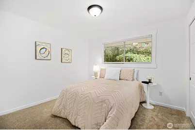 10758 Ashworth Avenue N, Seattle, WA 98133 - Photo 21
