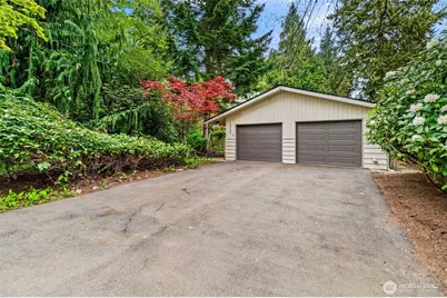 10758 Ashworth Avenue N, Seattle, WA 98133 - Photo 31