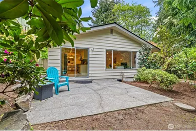10758 Ashworth Avenue N, Seattle, WA 98133 - Photo 27