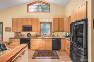 6376 Dow Ln, Anacortes, WA 98221 - Photo 11
