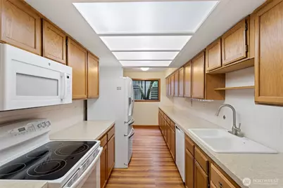 1602 NE 140th Street #N2, Seattle, WA 98125 - Photo 17