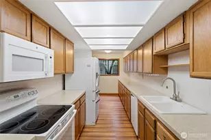 1602 NE 140th St, Seattle, WA 98125 - Photo 17