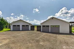 26518 Sumner Buckley Hwy E, Buckley, WA 98321 - Photo 33