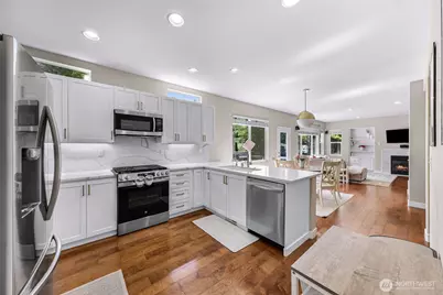23977 SE 10th Street, Sammamish, WA 98075 - Photo 3