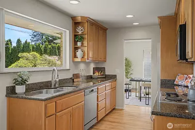 10720 11 Avenue NW, Seattle, WA 98177 - Photo 13
