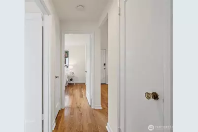 9747 Evanston Ave N, Seattle, WA 98103 - Photo 17
