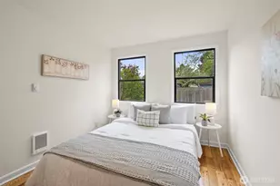 9747 Evanston Ave N, Seattle, WA 98103 - Photo 19