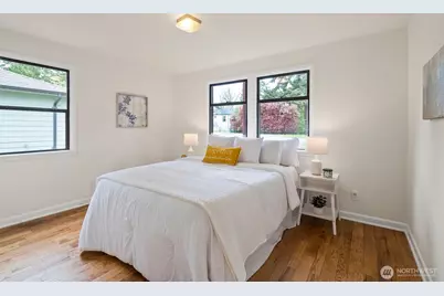 9747 Evanston Ave N, Seattle, WA 98103 - Photo 21