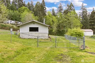 41 E Bay Heights Dr, Allyn, WA 98524 - Photo 23