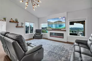 19614 82nd St Ct E, Bonney Lake, WA 98391 - Photo 3