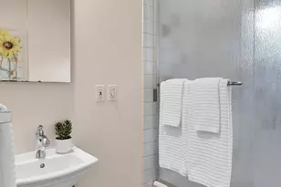 4008 NE 56th St, Seattle, WA 98105 - Photo 11