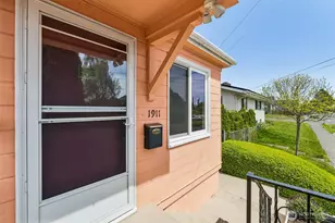 1911 13th St, Everett, WA 98201 - Photo 29