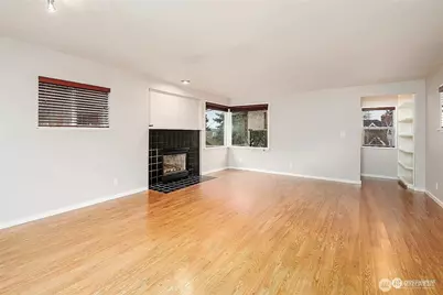 311 NE 95th St, Seattle, WA 98115 - Photo 9