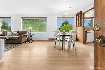 5803 Oberlin Avenue NE, Seattle, WA 98105 - Photo 3