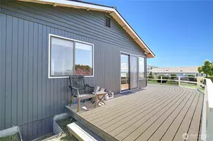 305 Melissa St, Camano Island, WA 98282 - Photo 23