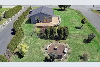 305 Melissa Street, Camano Island, WA 98282 - Photo 5