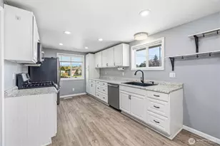 113 S Gardner Rd, Burlington, WA 98233 - Photo 5