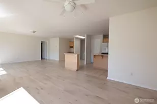 2241 Mariner Beach Dr, Oak Harbor, WA 98277 - Photo 11
