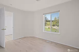 2241 Mariner Beach Dr, Oak Harbor, WA 98277 - Photo 21