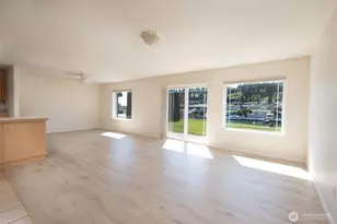 2241 Mariner Beach Dr, Oak Harbor, WA 98277 - Photo 5