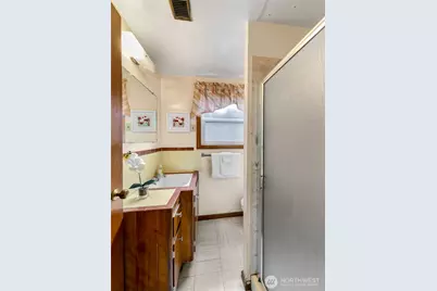 13739 36th Avenue NE, Seattle, WA 98125 - Photo 17
